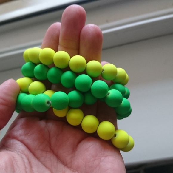 Neon Yellow Ball Shamballa Stretch Bracelet Unisex - Picture 6 of 8
